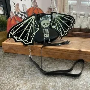 ★Betsey Johnson★ハロウィン新作★KITSCH お化け屋敷★バッグ ☆Betsey Johnson☆ハロウィン新作☆KITSCH お化け屋敷☆バッグ